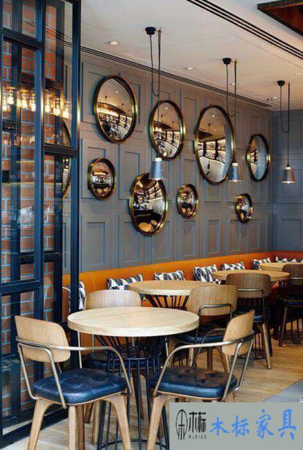 我們很多的餐飲老板都不知道定制家具的必要事項有哪些呢？ 