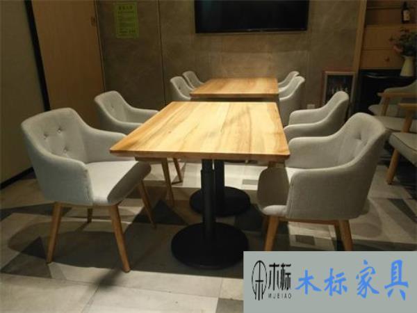 餐廳桌椅定制得尺寸常規在多少比較合適？ 