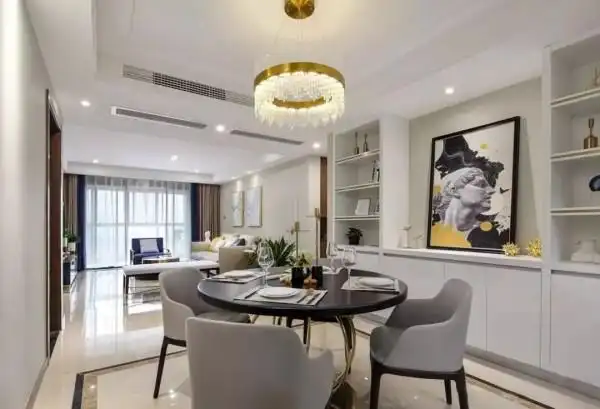 餐桌椅和餐邊柜很關(guān)鍵，搭配非常重要