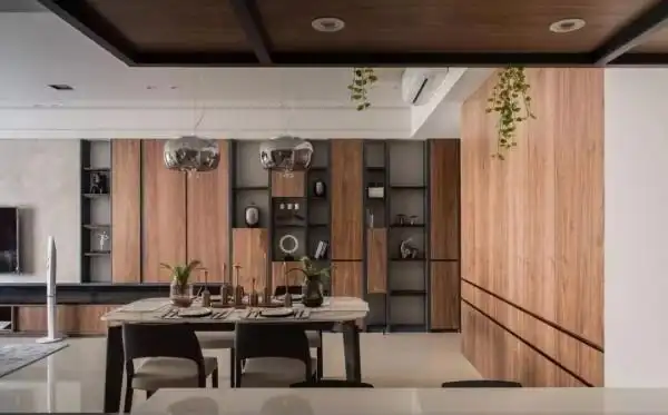 餐桌椅和餐邊柜很關(guān)鍵，搭配非常重要